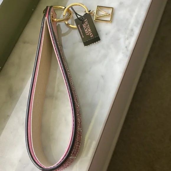 Victoria secret sparkles keychain - Picture 1 of 5